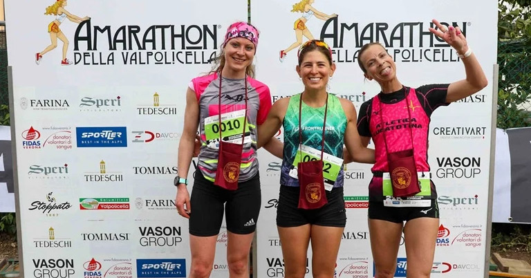 podio femminile amarathon 2023